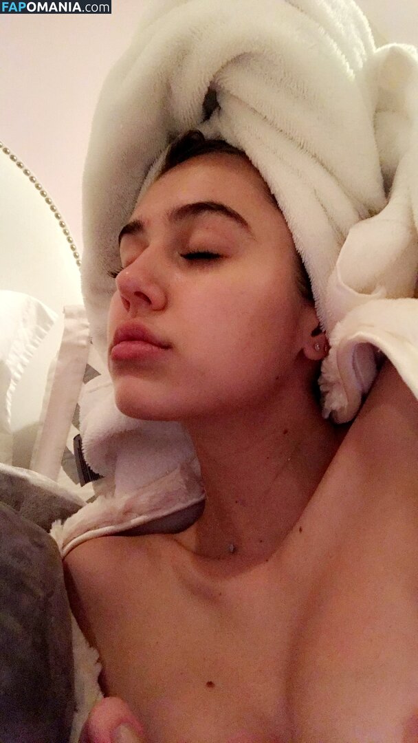 Delilah Belle Hamlin Çıplak Sızdırılmış Fotoğraf #49