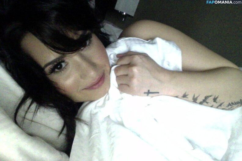 Demi Lovato Çıplak Sızdırılmış Fotoğraf #2