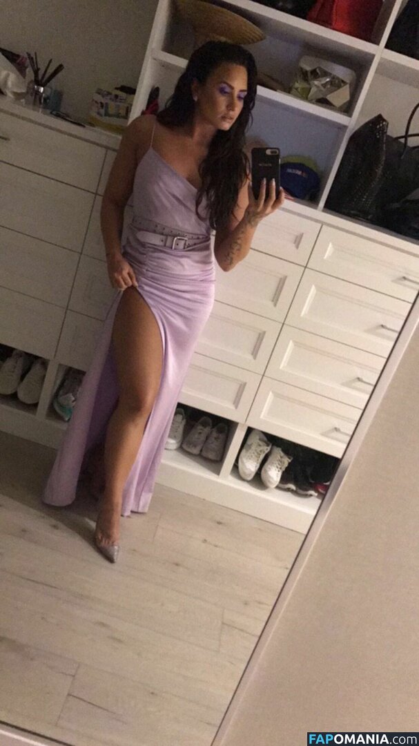 Demi Lovato Çıplak Sızdırılmış Fotoğraf #35