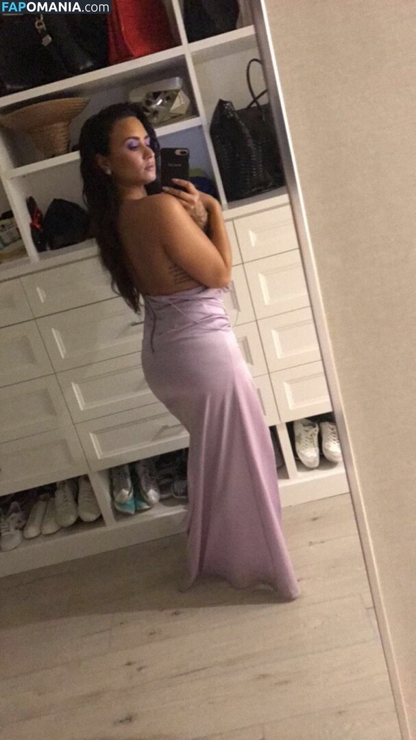 Demi Lovato Çıplak Sızdırılmış Fotoğraf #36