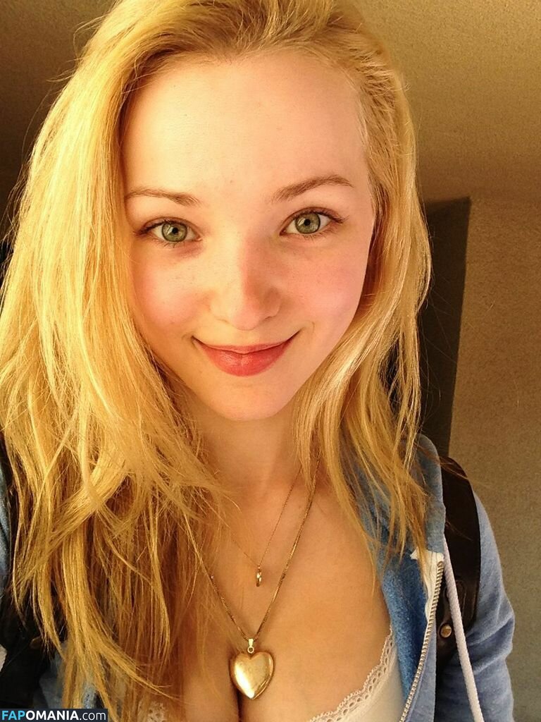 Dove Cameron Çıplak Sızdırılmış Fotoğraf #1