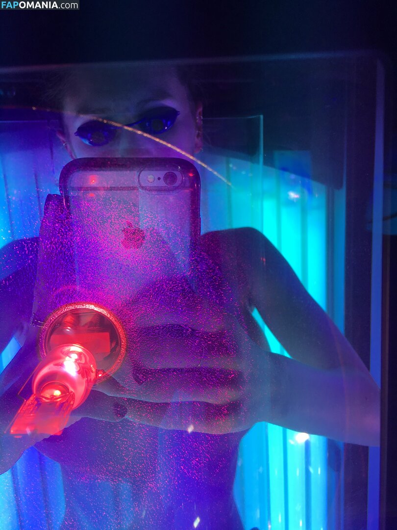 Dylan Penn Çıplak Sızdırılmış Fotoğraf #4