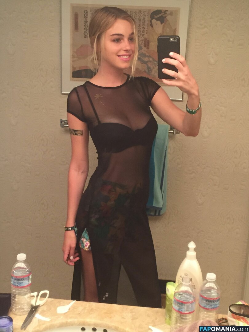 Elizabeth Turner Çıplak Sızdırılmış Fotoğraf #92