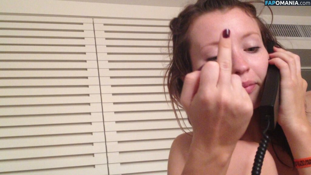 Emily Browning Çıplak Sızdırılmış Fotoğraf #36