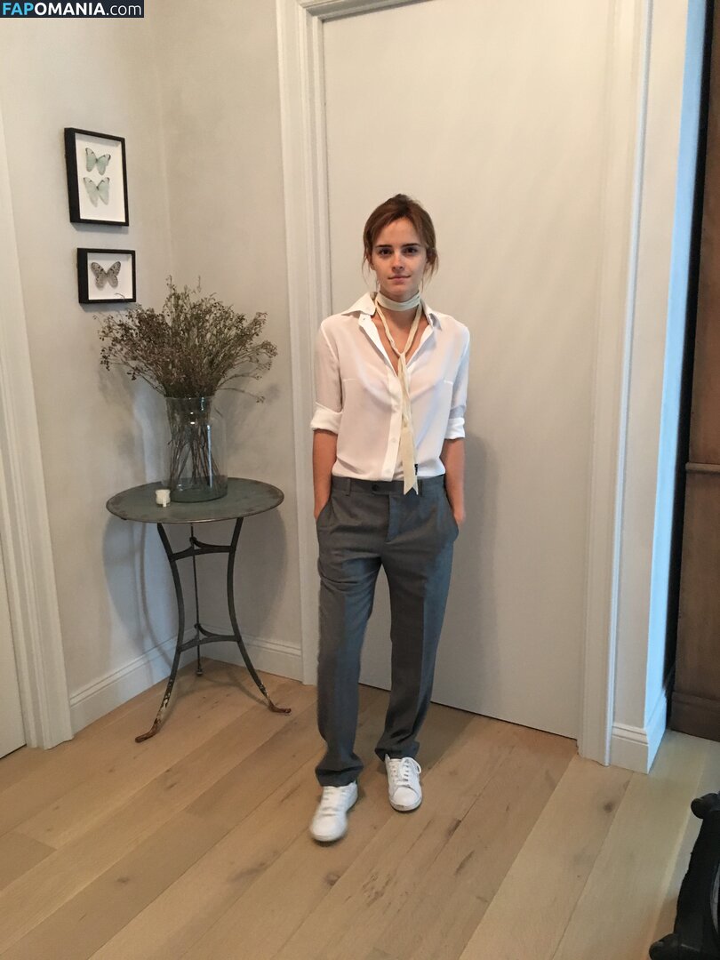 Emma Watson Çıplak Sızdırılmış Fotoğraf #107