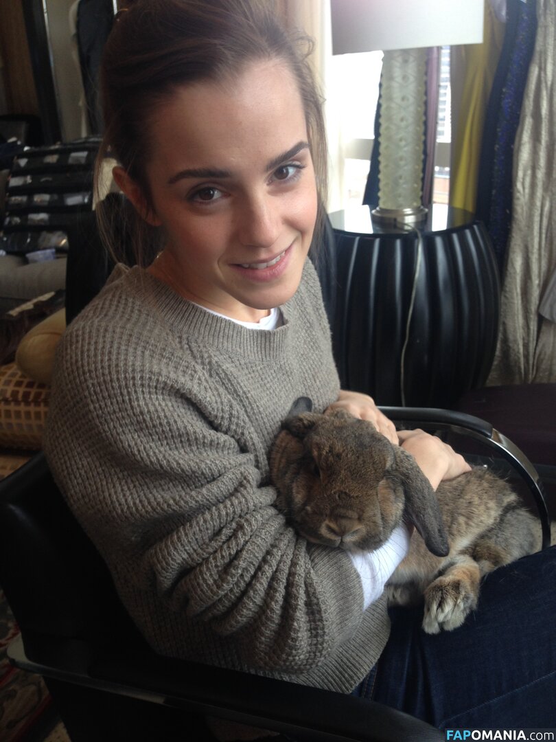 Emma Watson Çıplak Sızdırılmış Fotoğraf #117