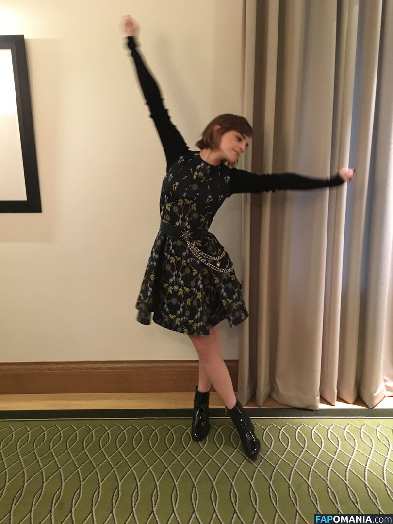 Emma Watson Çıplak Sızdırılmış Fotoğraf #127