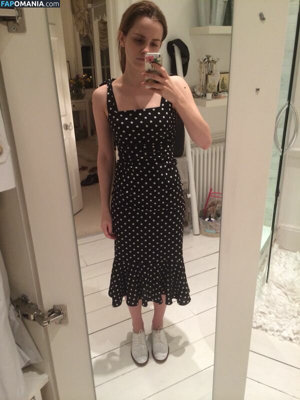 Emma Watson Çıplak Sızdırılmış Fotoğraf #129