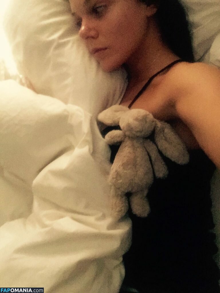 Faye Brookes Çıplak Sızdırılmış Fotoğraf #6