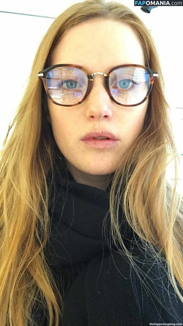 Fleur Geffrier Çıplak Sızdırılmış Fotoğraf #8