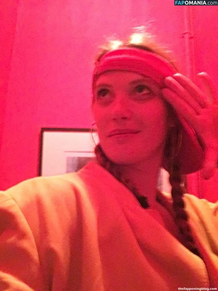 Fleur Geffrier Çıplak Sızdırılmış Fotoğraf #31