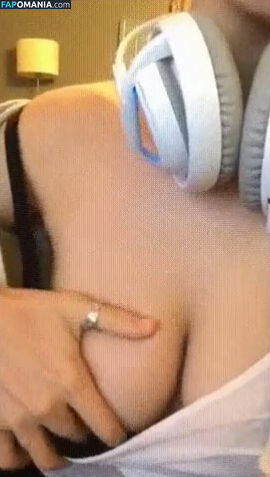 FrivolousFox Çıplak Sızdırılmış Fotoğraf #9