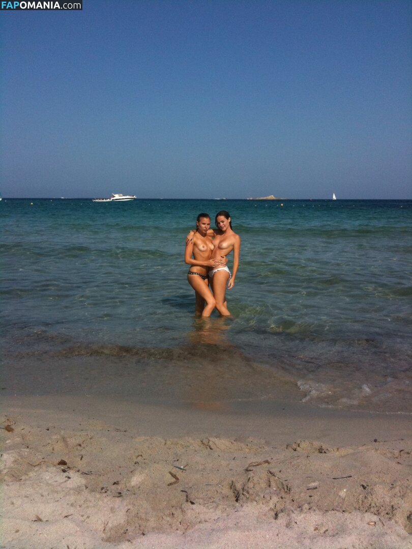 Hailey Gates And Paige Elkington Çıplak Sızdırılmış Fotoğraf #11