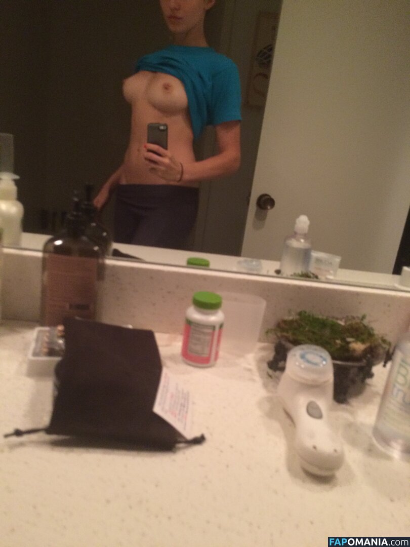 Hailey Gates And Paige Elkington Çıplak Sızdırılmış Fotoğraf #95