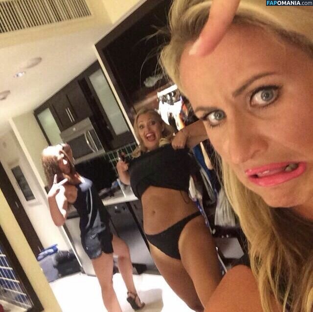 Hayley McQueen Çıplak Sızdırılmış Fotoğraf #5