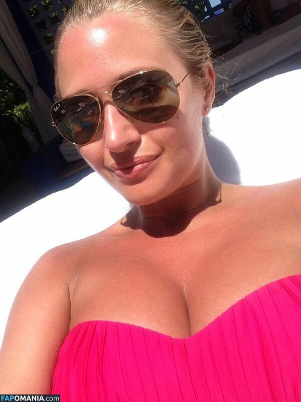 Hayley McQueen Çıplak Sızdırılmış Fotoğraf #10