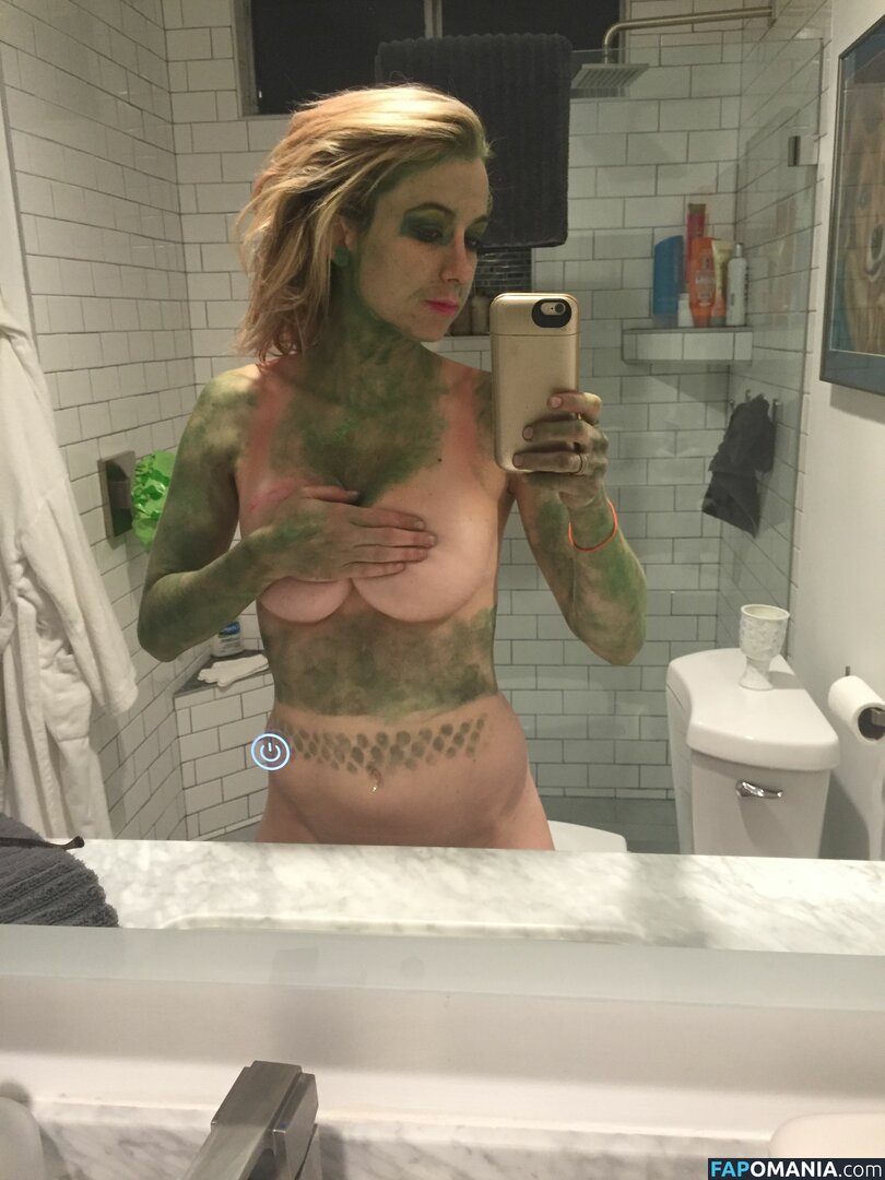Iliza Shlesinger Çıplak Sızdırılmış Fotoğraf #16