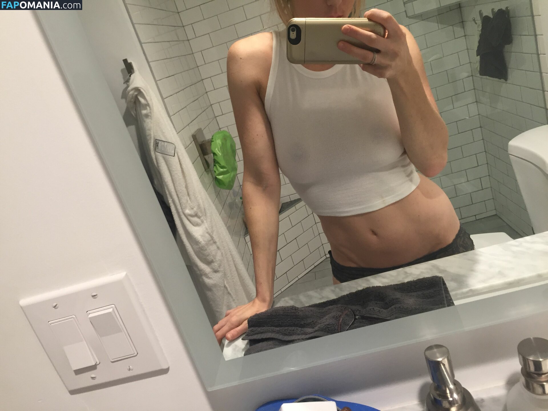 Iliza Shlesinger Çıplak Sızdırılmış Fotoğraf #26