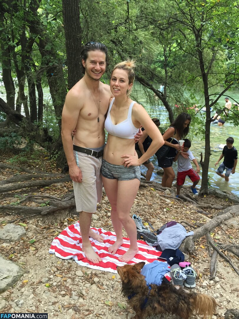 Iliza Shlesinger Çıplak Sızdırılmış Fotoğraf #92