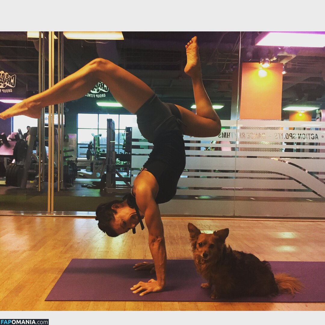 Iliza Shlesinger Çıplak Sızdırılmış Fotoğraf #114