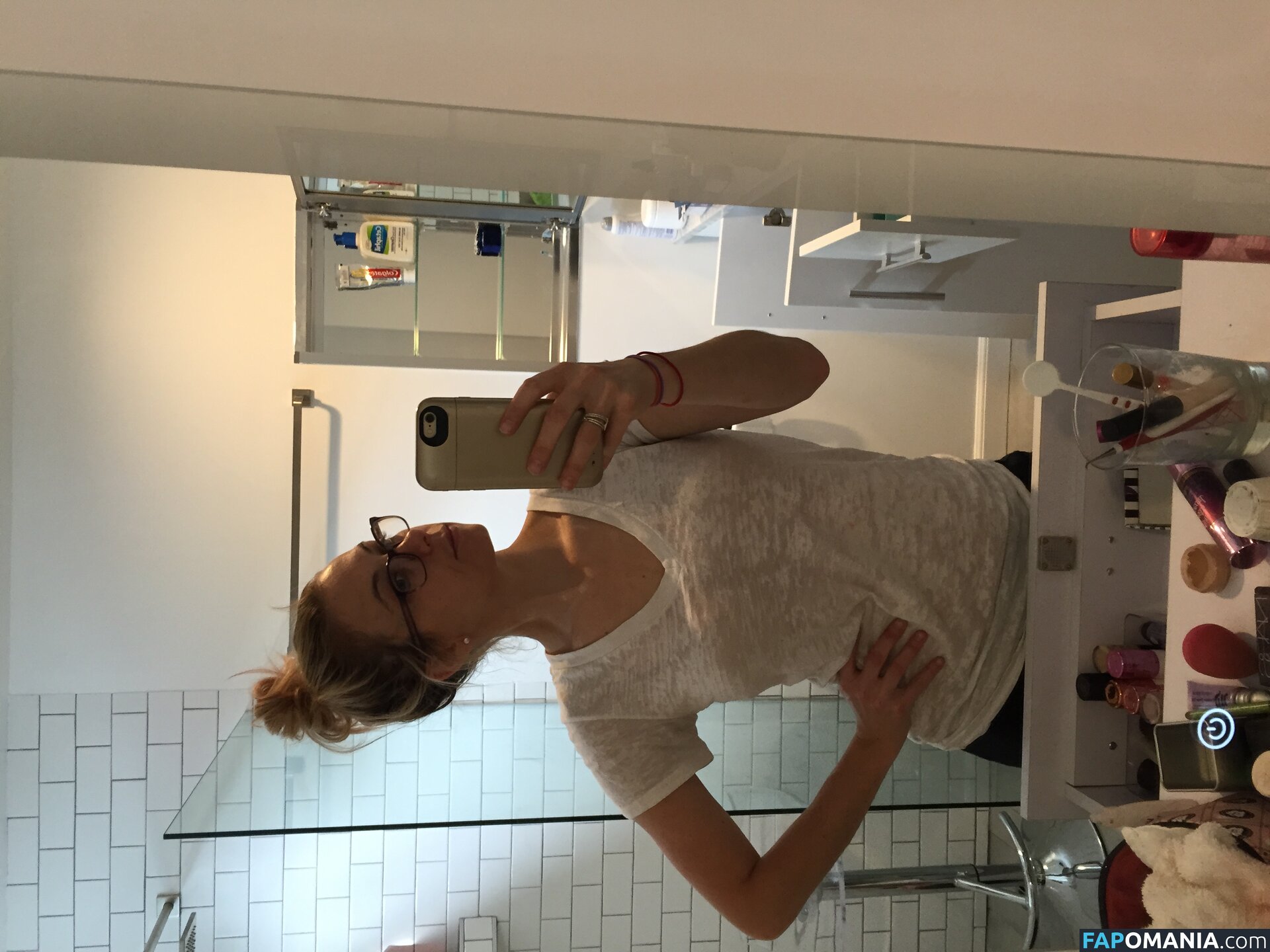 Iliza Shlesinger Çıplak Sızdırılmış Fotoğraf #198