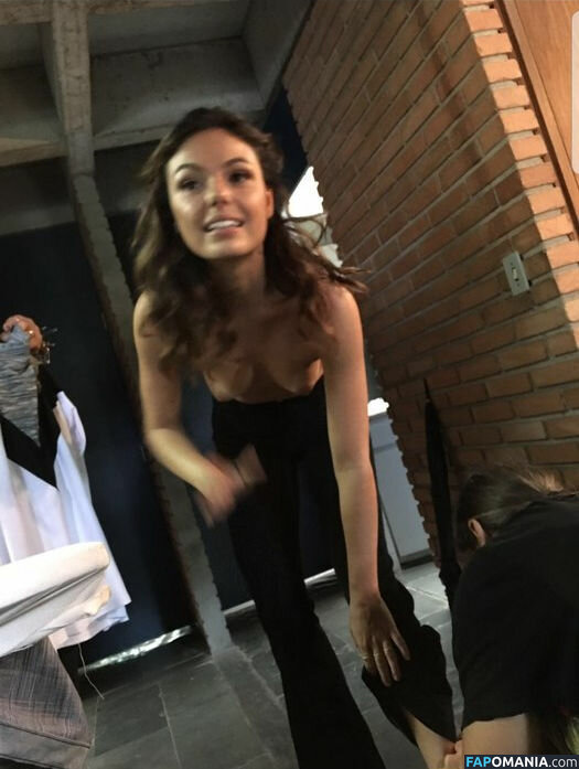 Isis Valverde Çıplak Sızdırılmış Fotoğraf #1