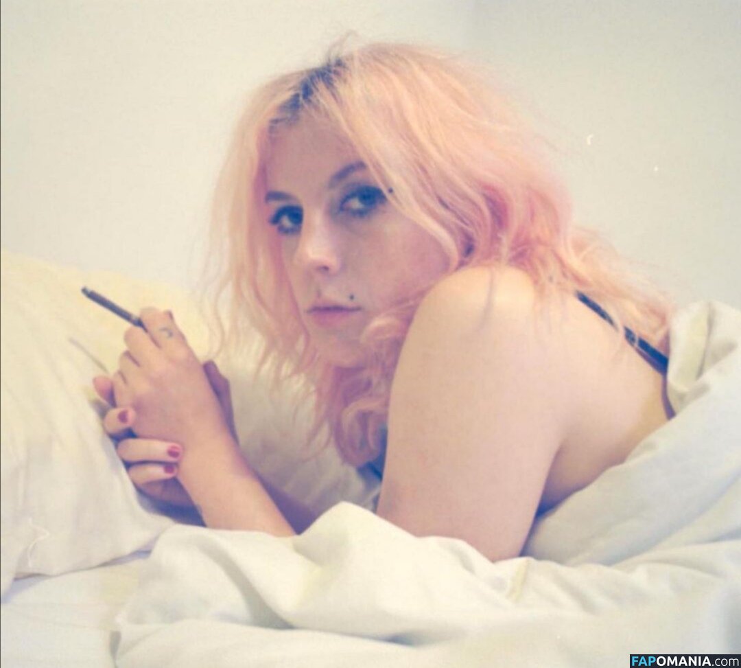 Izzy Phillips Çıplak Sızdırılmış Fotoğraf #8