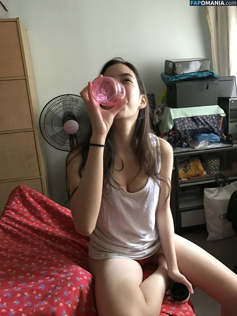 Janella Ooi Çıplak Sızdırılmış Fotoğraf #3