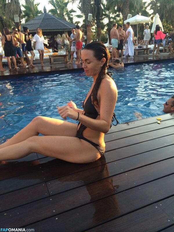 Jennifer Metcalfe Çıplak Sızdırılmış Fotoğraf #5
