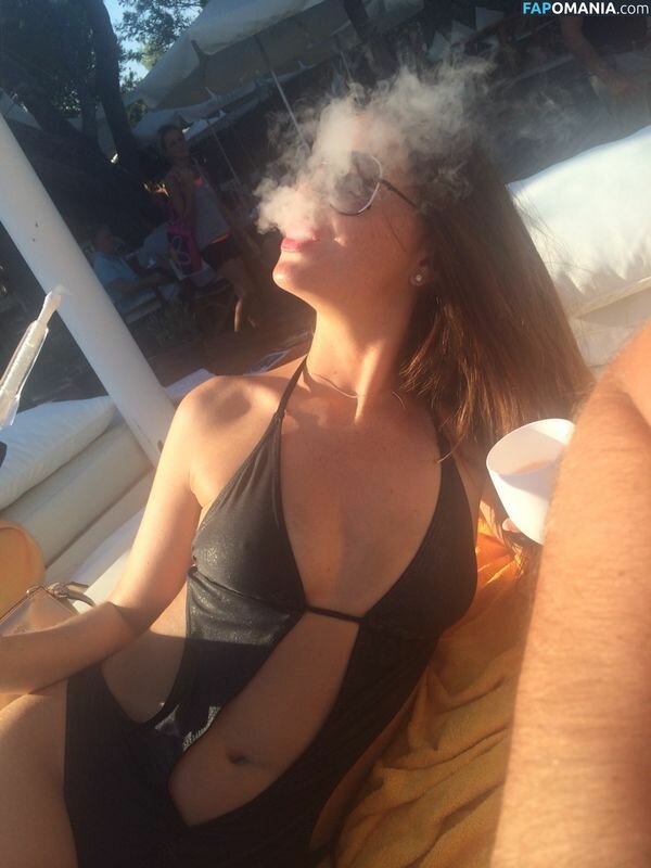 Jennifer Metcalfe Çıplak Sızdırılmış Fotoğraf #7