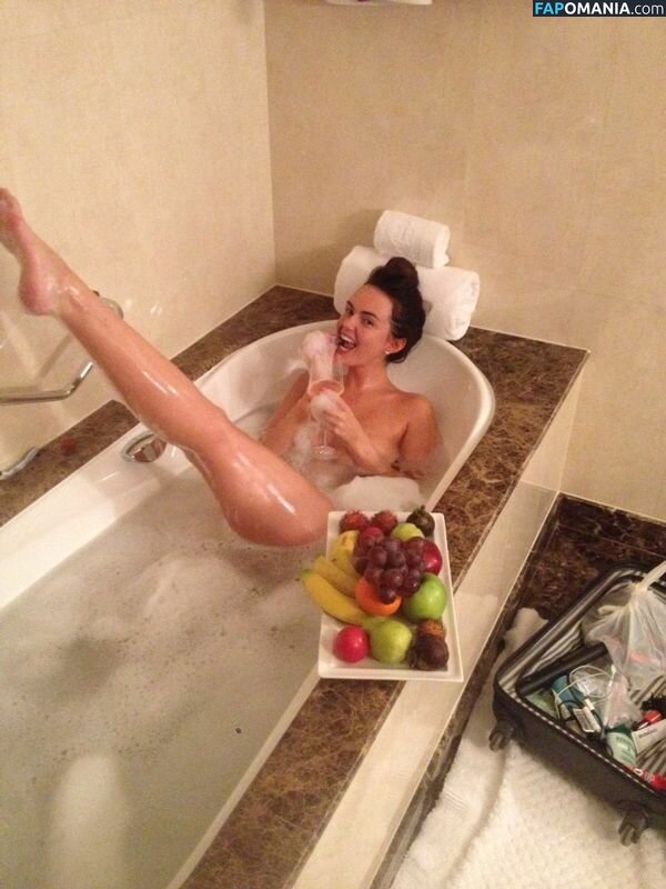 Jennifer Metcalfe Çıplak Sızdırılmış Fotoğraf #23