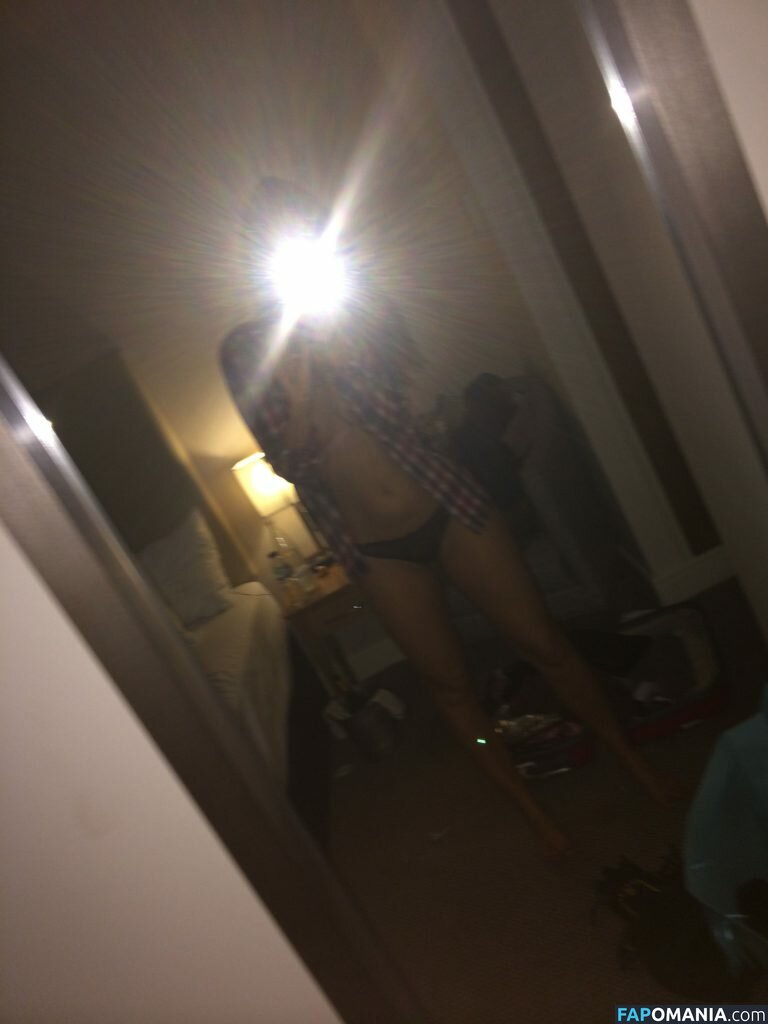 Jennifer Metcalfe Çıplak Sızdırılmış Fotoğraf #24