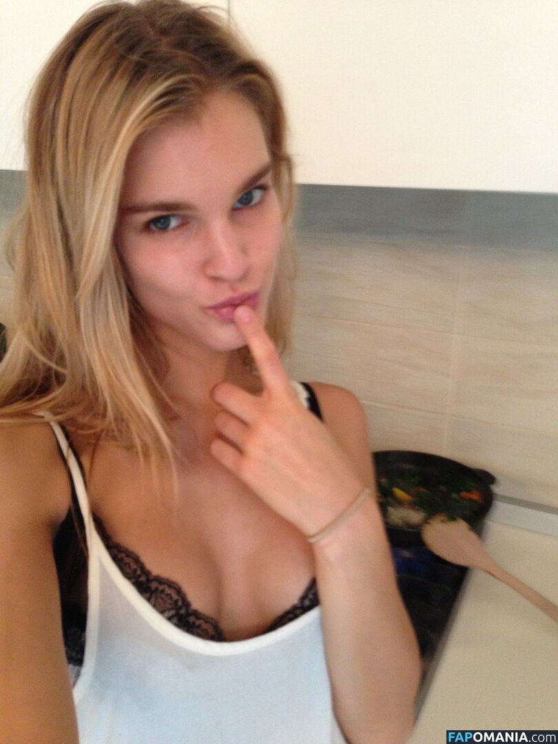 Joy Corrigan Çıplak Sızdırılmış Fotoğraf #3