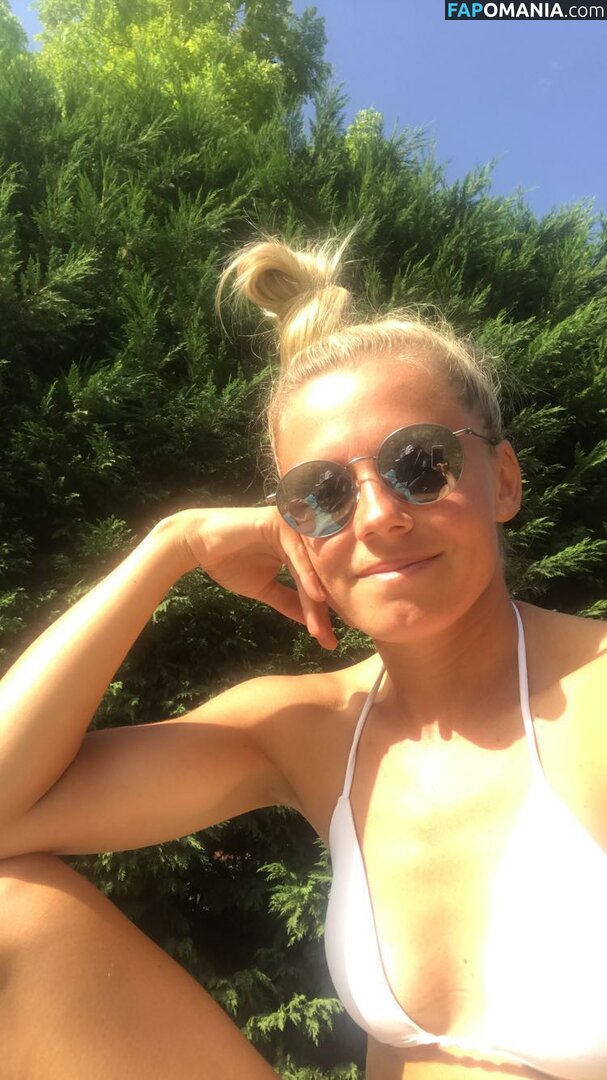 Julia Simic Çıplak Sızdırılmış Fotoğraf #8