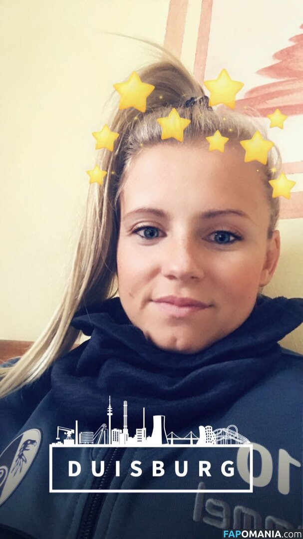 Julia Simic Çıplak Sızdırılmış Fotoğraf #24