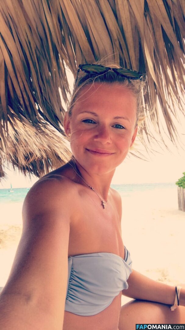 Julia Simic Çıplak Sızdırılmış Fotoğraf #42