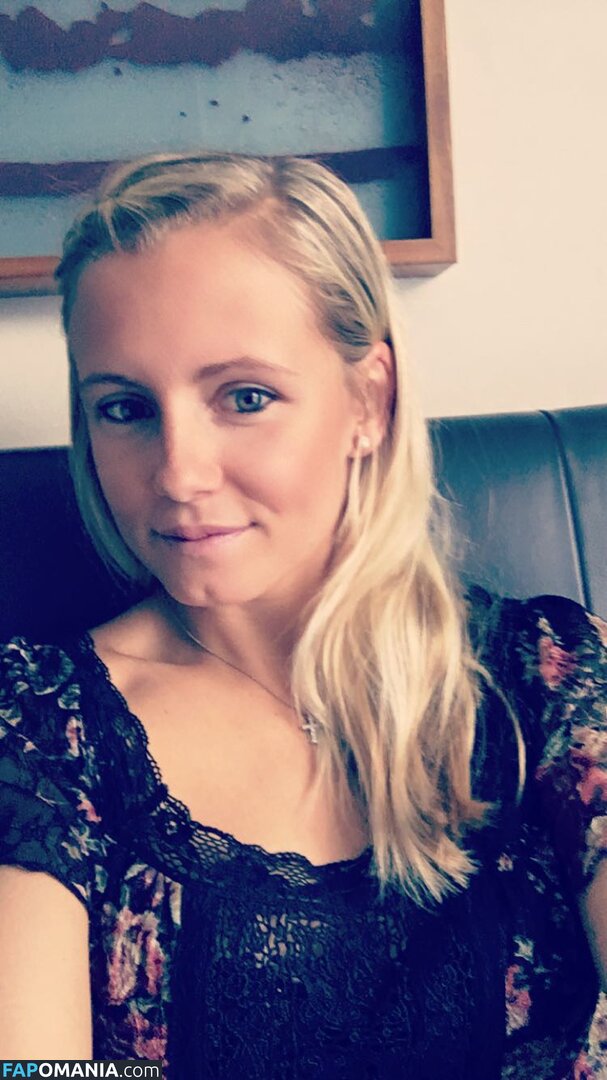 Julia Simic Çıplak Sızdırılmış Fotoğraf #49