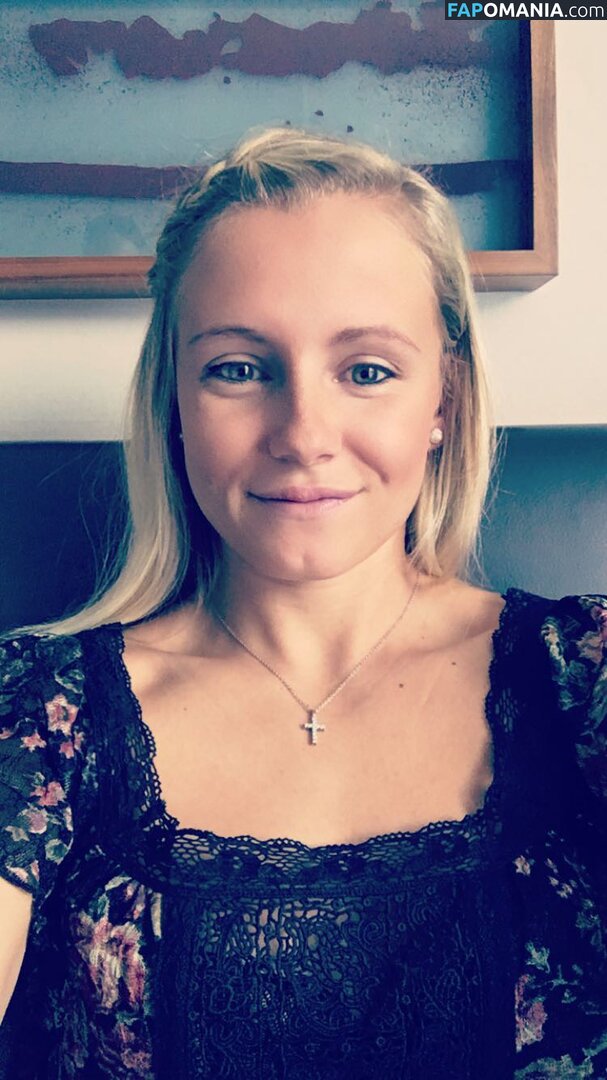 Julia Simic Çıplak Sızdırılmış Fotoğraf #50