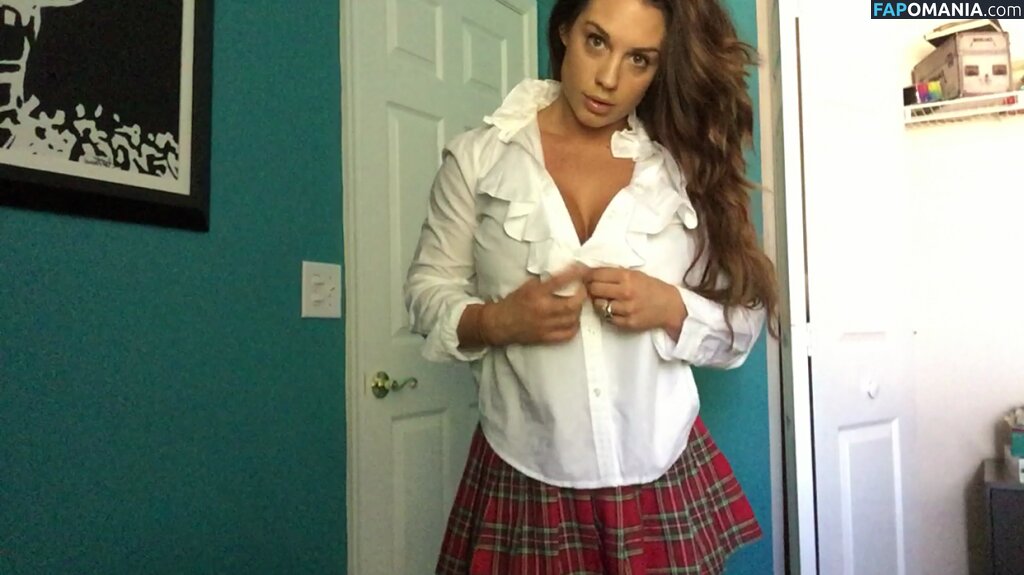 Kaitlyn WWE Çıplak Sızdırılmış Fotoğraf #12