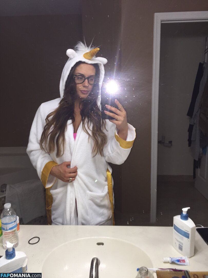 Kaitlyn WWE Çıplak Sızdırılmış Fotoğraf #72