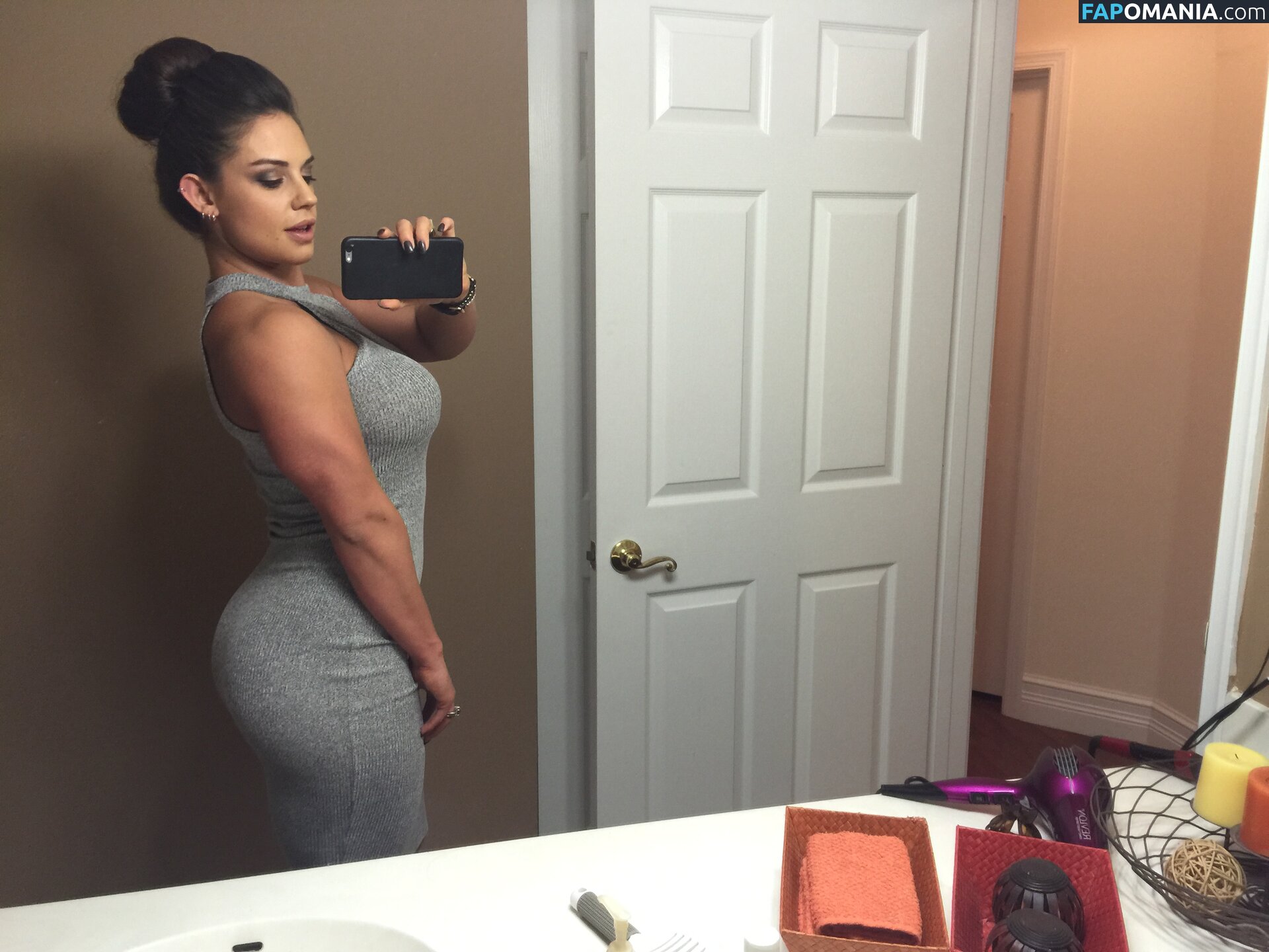 Kaitlyn WWE Çıplak Sızdırılmış Fotoğraf #137