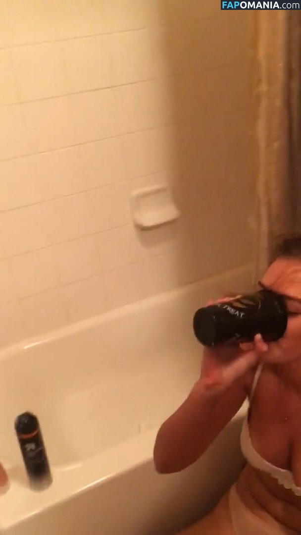 Kassidy Cook Çıplak Sızdırılmış Fotoğraf #33