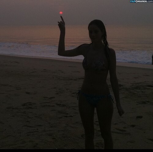 Kaya Scodelario Çıplak Sızdırılmış Fotoğraf #29
