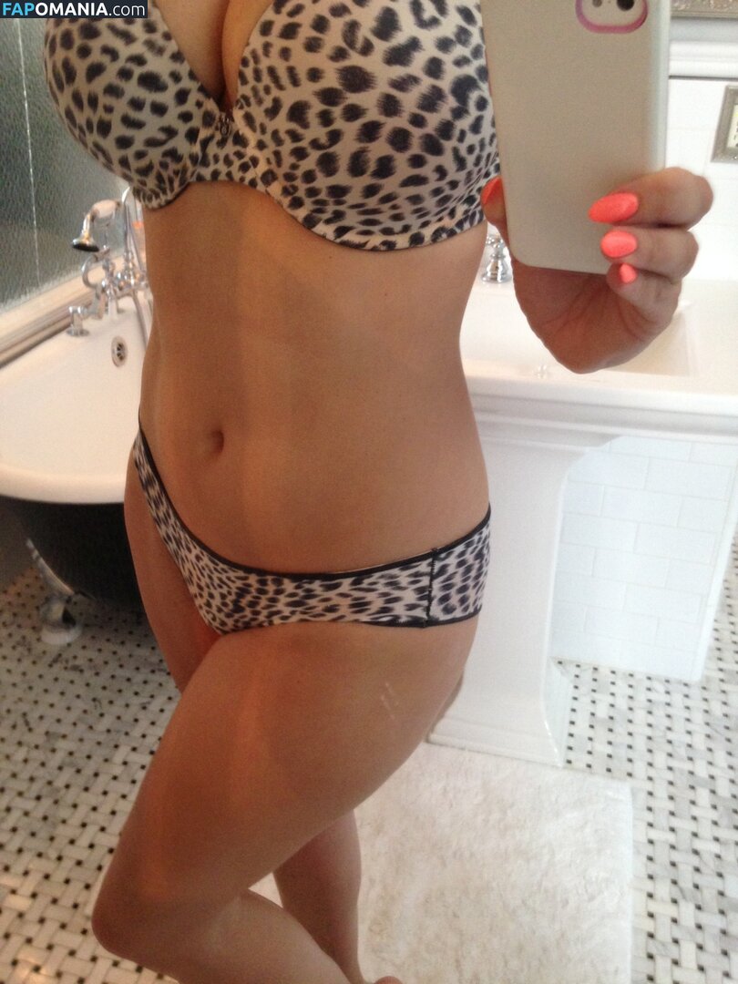 Kelly Brook Çıplak Sızdırılmış Fotoğraf #37