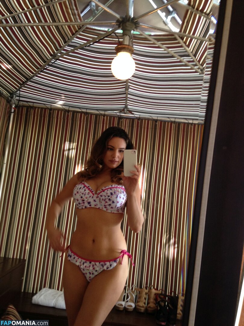 Kelly Brook Çıplak Sızdırılmış Fotoğraf #38