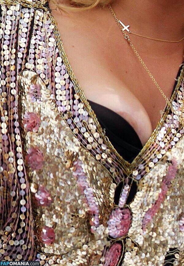 Kesha Çıplak Sızdırılmış Fotoğraf #2