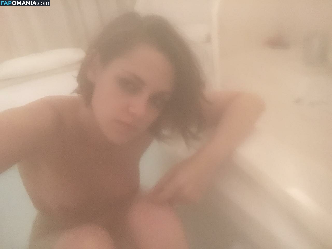 Kristen Stewart Çıplak Sızdırılmış Fotoğraf #9