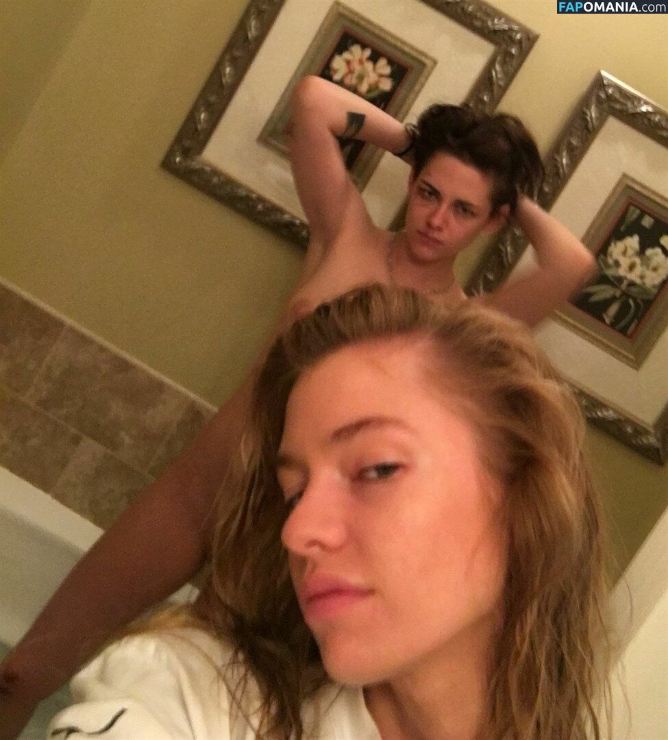 Kristen Stewart Çıplak Sızdırılmış Fotoğraf #32