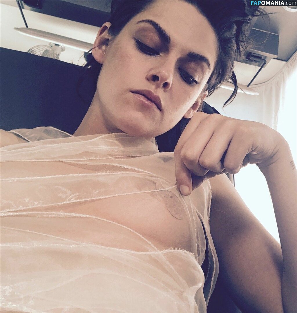 Kristen Stewart Çıplak Sızdırılmış Fotoğraf #56