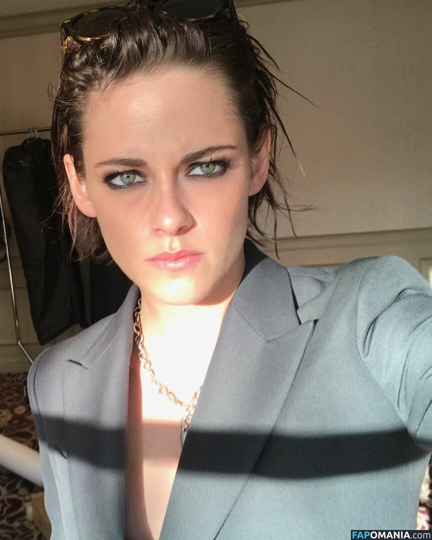 Kristen Stewart Çıplak Sızdırılmış Fotoğraf #76